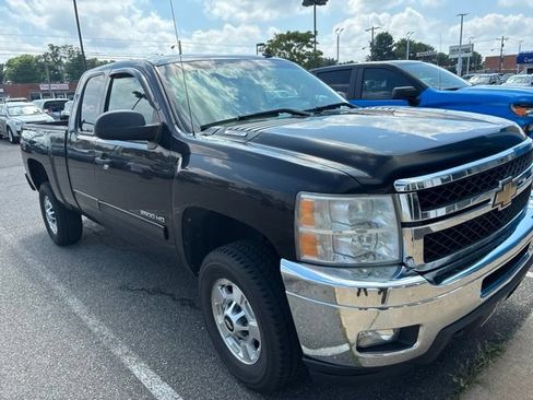 Used 2011 Chevrolet Silverado 2500 LT w/ Interior Plus Package AWD/4WD image 1
