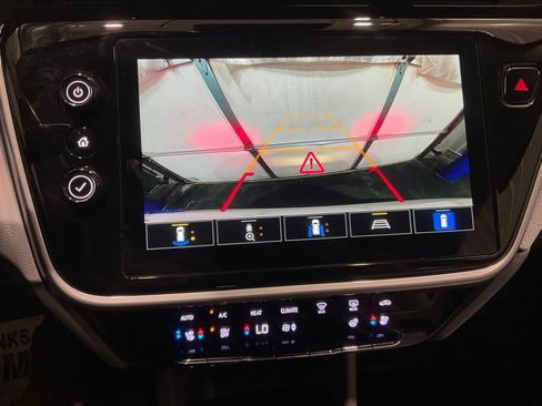 Used 2023 Chevrolet Bolt EUV Premier w/ Sun & Sound Package FWD image 18