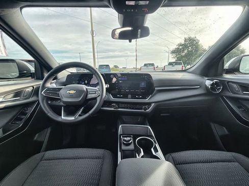Used 2026 Chevrolet Equinox LT FWD image 19