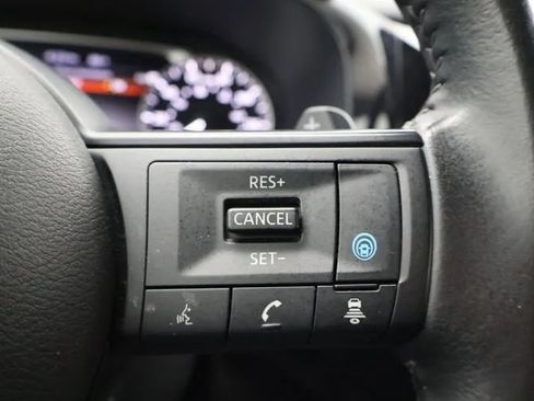 Used 2024 Nissan Pathfinder SV FWD image 23
