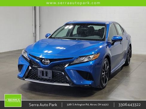 Used 2018 Toyota Camry XSE FWD image 1