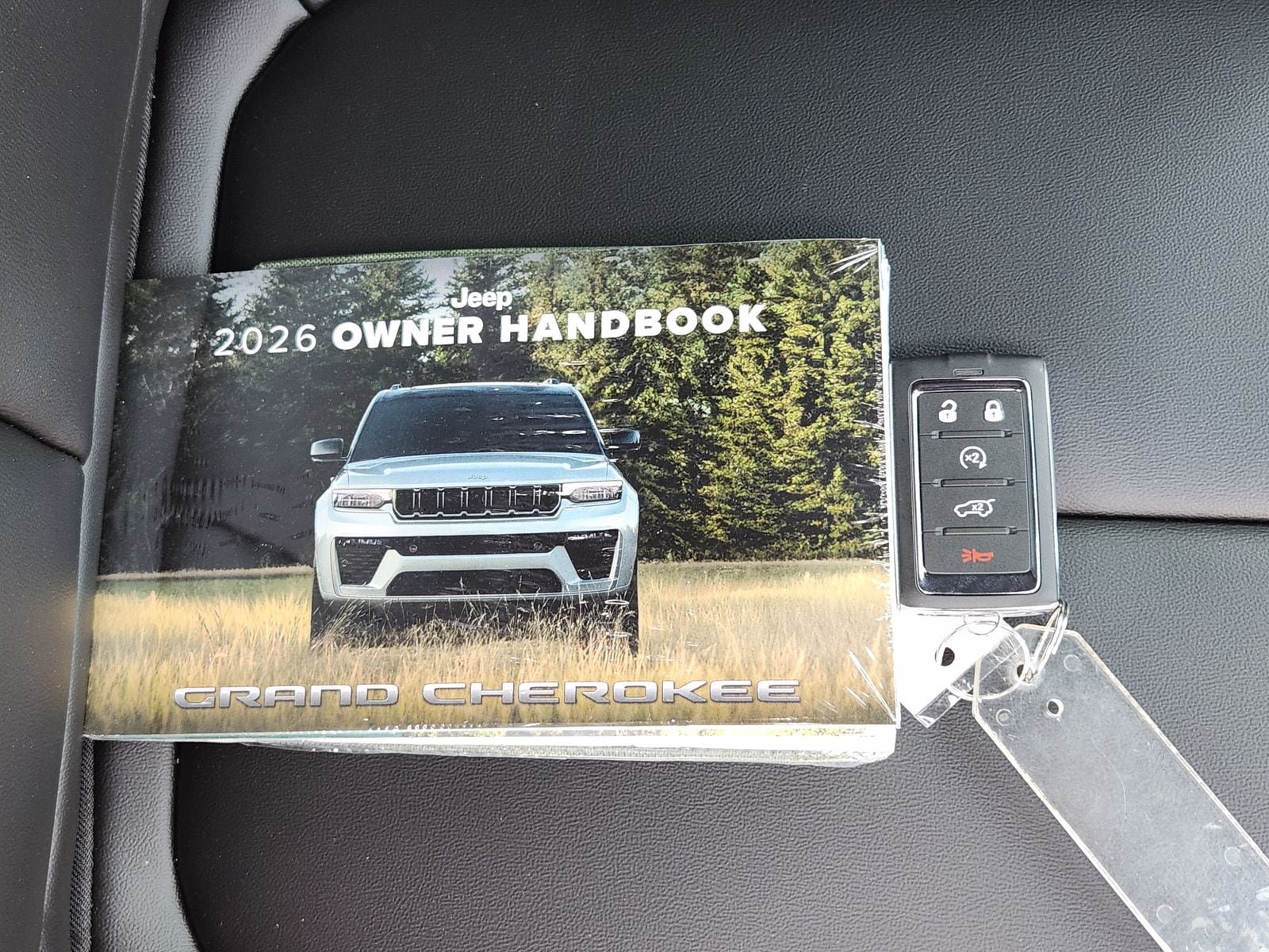New 2026 Jeep Grand Cherokee Limited w/ Limited Altitude Package AWD/4WD image 41