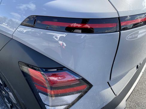 Certified 2025 Hyundai Kona SEL image 11