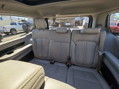 Certified 2023 Jeep Wagoneer Series II w/ Premium Group I image 26