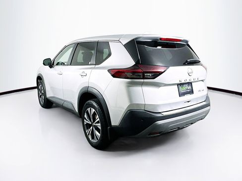 Used 2023 Nissan Rogue SV image 5