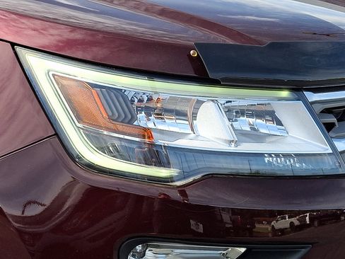 Certified 2018 Ford Explorer XLT w/ Equipment Group 202A AWD/4WD image 9