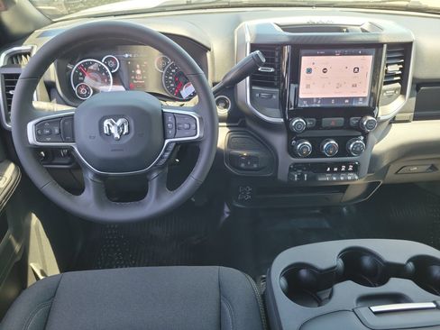 New 2026 RAM 2500 Big Horn AWD/4WD image 4