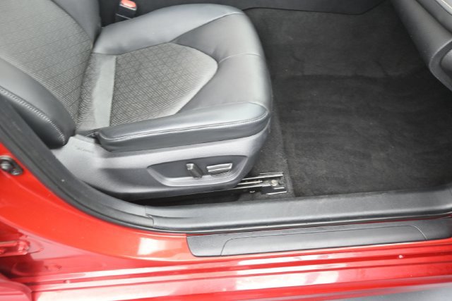 Used 2019 Toyota Camry XSE FWD image 32