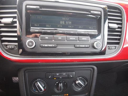 Used 2012 Volkswagen Beetle 2.5 image 9