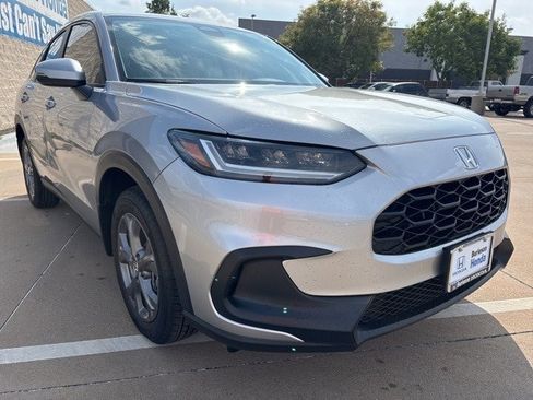 New 2026 Honda HR-V LX image 2