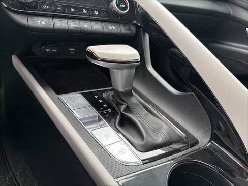 Used 2023 Hyundai Elantra Limited image 20