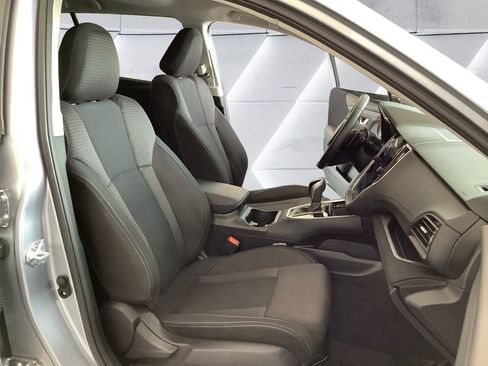 Used 2025 Subaru Outback Premium image 13