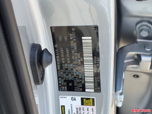Certified 2026 Toyota Corolla Cross LE FWD image 32