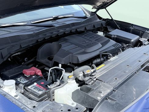 Used 2021 Nissan Titan SV w/ Accessory Utility Package RWD image 18