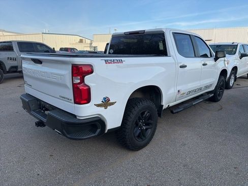 Used 2019 Chevrolet Silverado 1500 Custom Trail Boss w/ Custom Convenience Package image 5