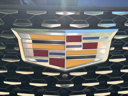 Used 2024 Cadillac Escalade Premium Luxury AWD/4WD image 34
