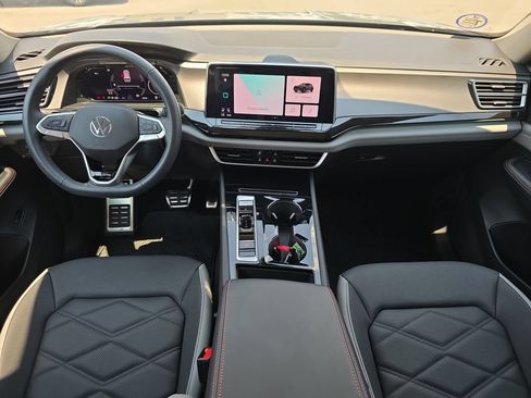 Used 2026 Volkswagen Atlas Peak Edition AWD/4WD image 13