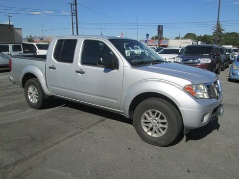 Used 2015 Nissan Frontier SV AWD/4WD image 1