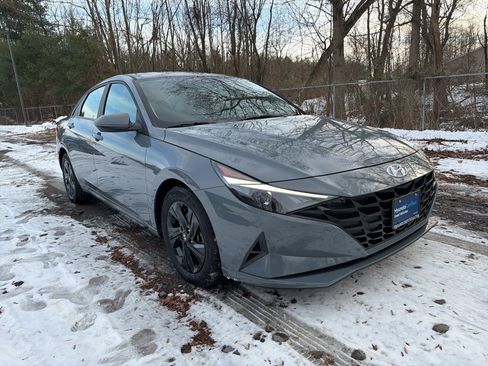 Certified 2023 Hyundai Elantra SEL w/ Cargo Package image 2