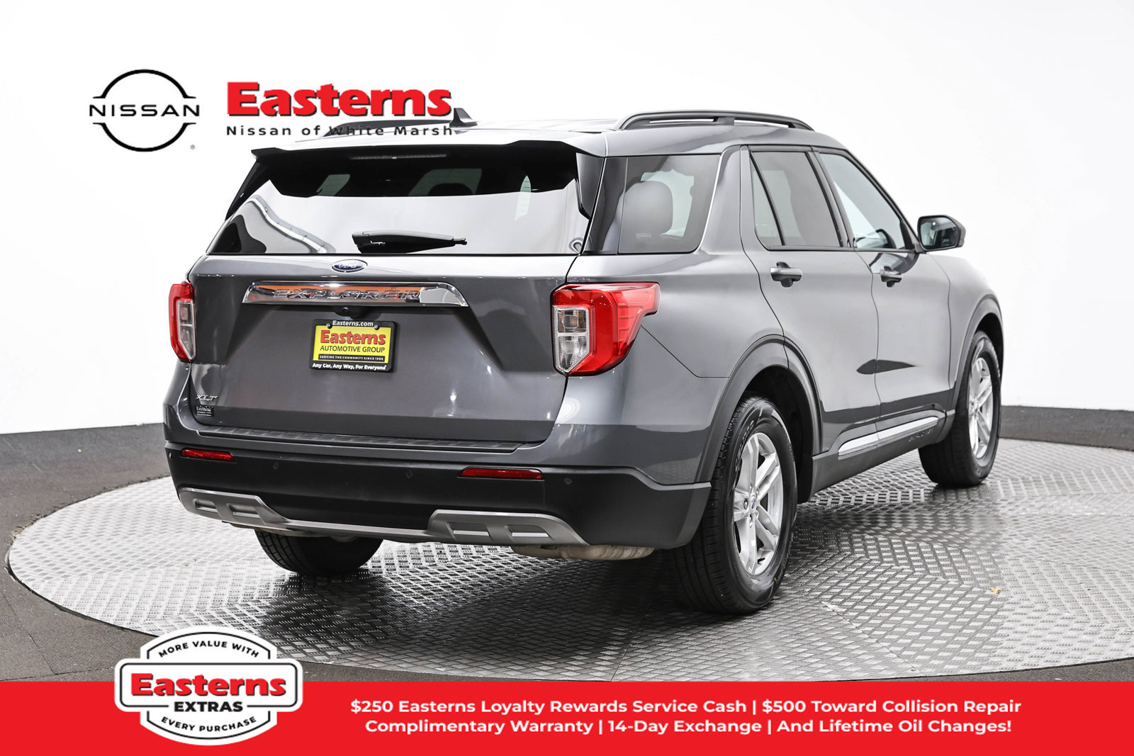 Used 2023 Ford Explorer XLT w/ Equipment Group 202A RWD image 5