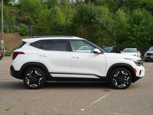 Certified 2024 Kia Seltos SX w/ SX Sunroof Package AWD/4WD image 8
