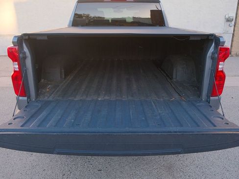 Used 2021 Chevrolet Silverado 1500 LT image 24