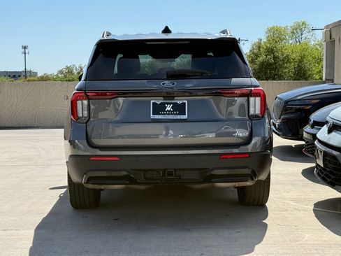 Used 2025 Ford Explorer ST-Line w/ ST-Line Street Pack AWD/4WD image 9