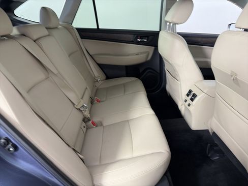 Used 2015 Subaru Outback 3.6R Limited w/ Popular Package #4 image 28