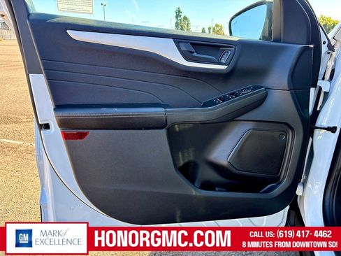 Used 2022 Ford Escape SE FWD image 12