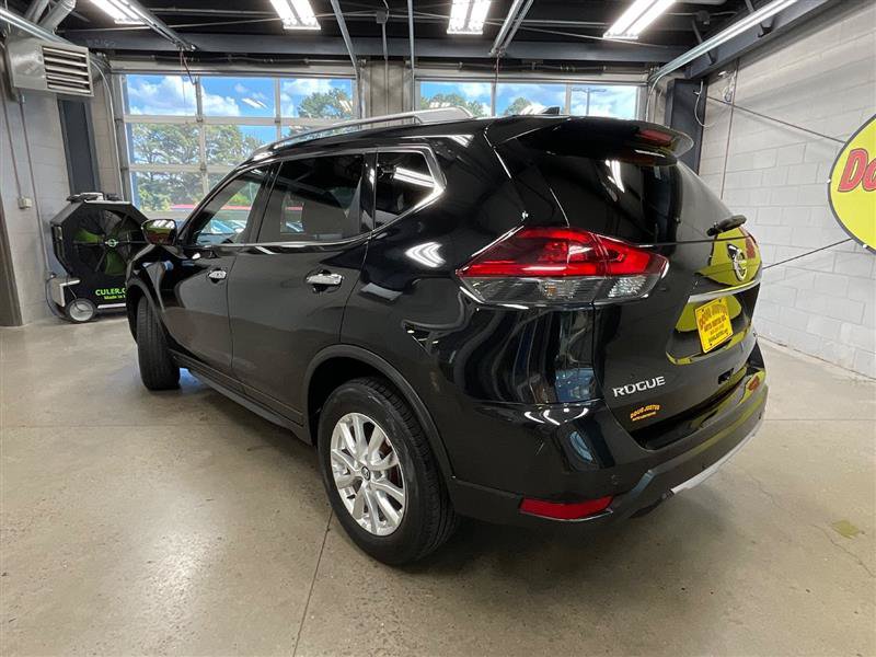 Used 2020 Nissan Rogue SV AWD/4WD image 3