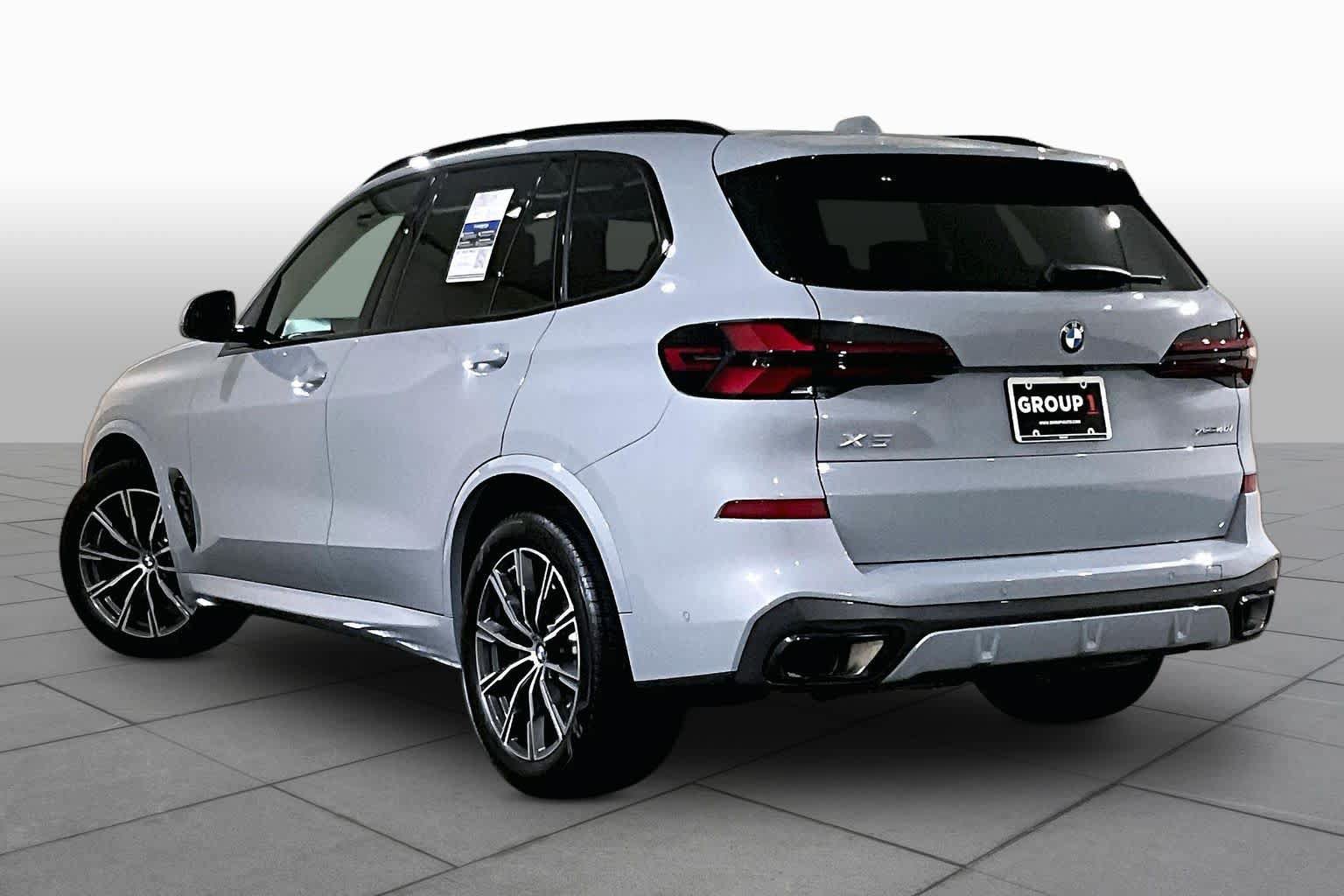 Used 2026 BMW X5 xDrive40i w/ M Sport Package AWD/4WD image 11