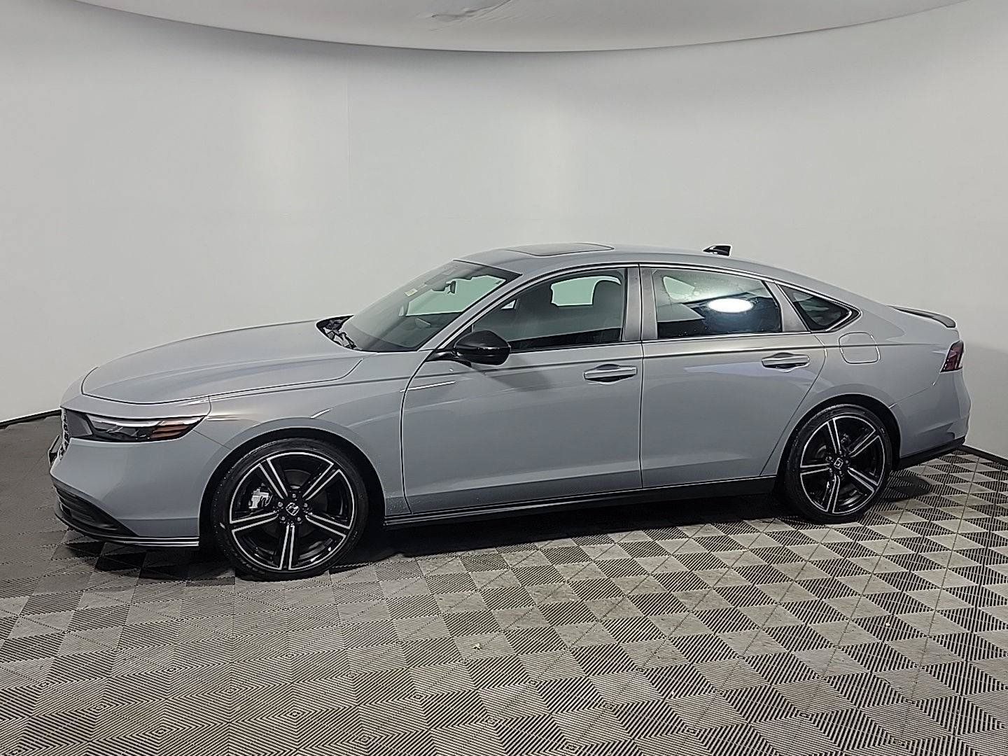 Used 2025 Honda Accord Sport image 11