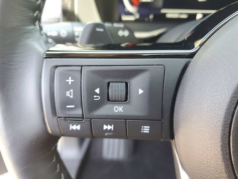 Used 2022 Nissan Pathfinder Platinum w/ Cargo Package AWD/4WD image 16