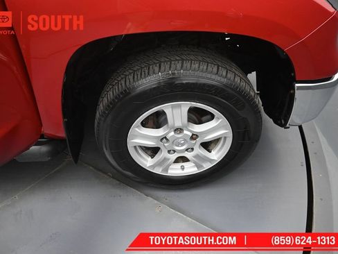 Used 2014 Toyota Tundra SR5 w/ SR5 Upgrade Package AWD/4WD image 32