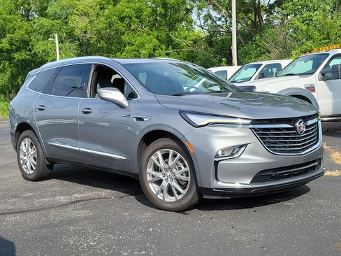 Used 2023 Buick Enclave Essence w/ Experience Buick Package image 31