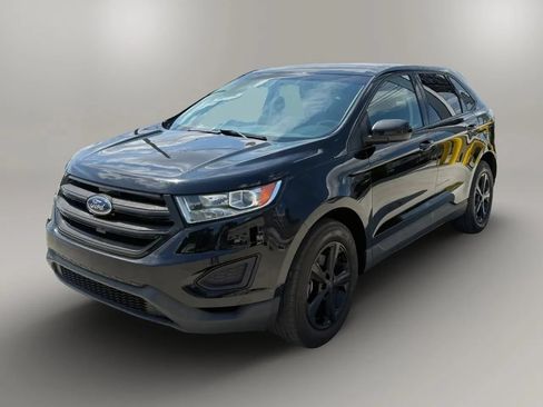 Used 2018 Ford Edge SE FWD image 3