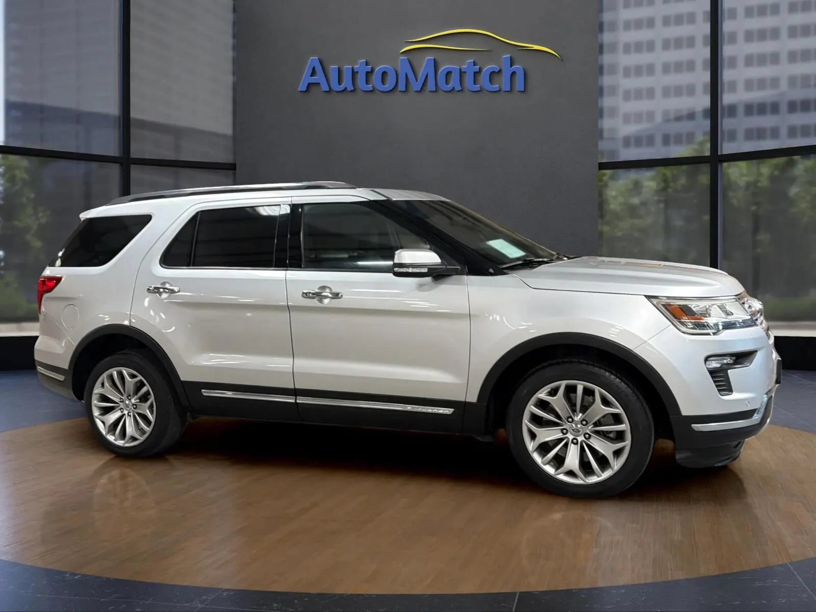 Used 2019 Ford Explorer Limited w/ Class III Trailer Tow Package FWD image 14