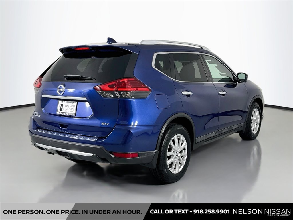 Certified 2017 Nissan Rogue SV w/ SV Premium Package FWD image 5