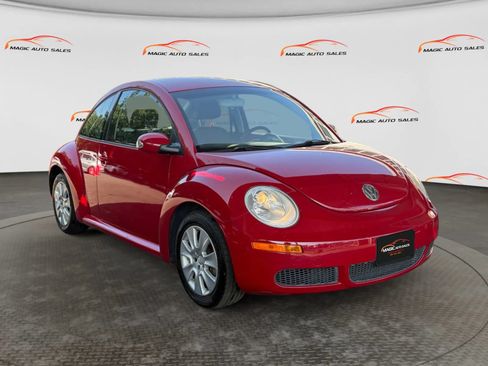 Used 2009 Volkswagen Beetle Coupe FWD image 5