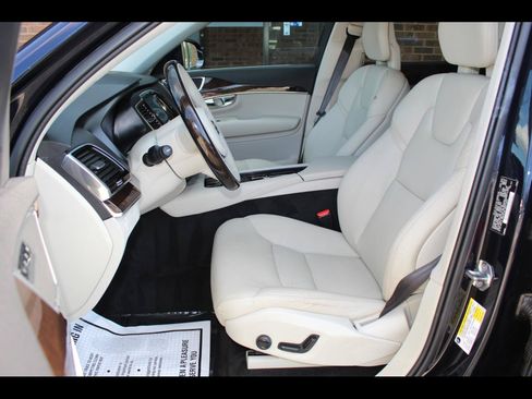 Used 2016 Volvo XC90 T6 Momentum w/ Protection Package Plus AWD/4WD image 11