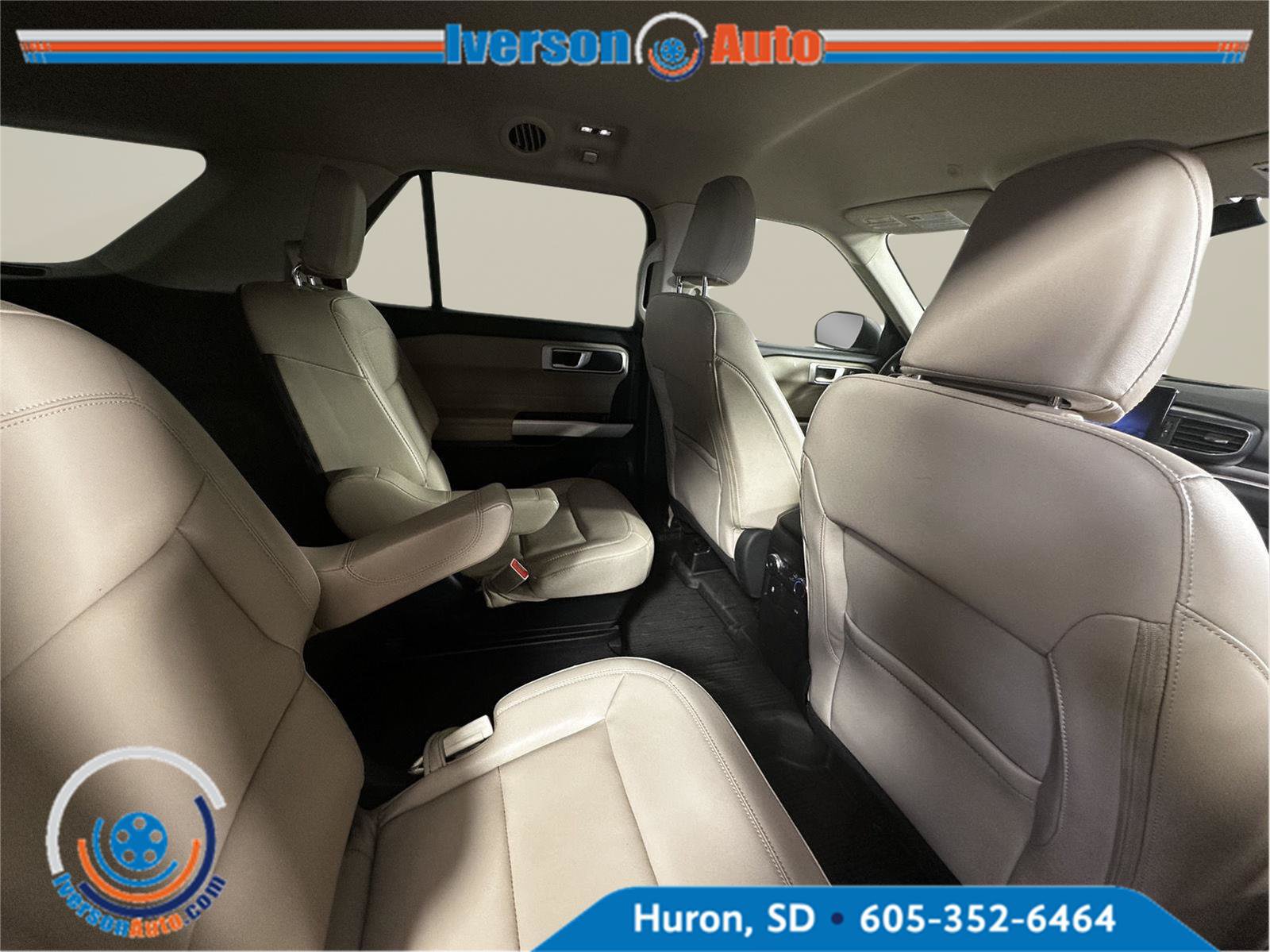 Used 2022 Ford Explorer XLT w/ Equipment Group 202A AWD/4WD image 29