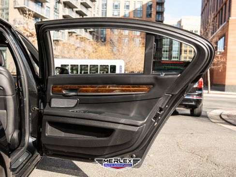 Used 2014 BMW 750Li xDrive image 46