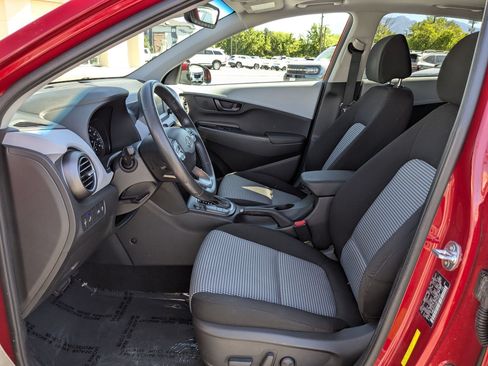 Certified 2021 Hyundai Kona SEL Plus AWD/4WD image 17
