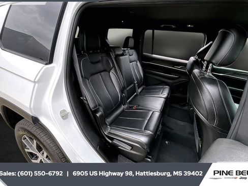 Used 2024 Jeep Grand Cherokee L Limited image 20