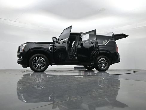 Used 2025 Nissan Armada Platinum AWD/4WD image 57