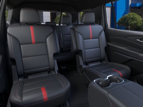 New 2026 Chevrolet Traverse RS w/ LPO, Floor Liner Package FWD image 17