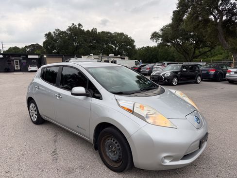 Used 2013 Nissan Leaf S w/ Charger Pkg FWD image 10