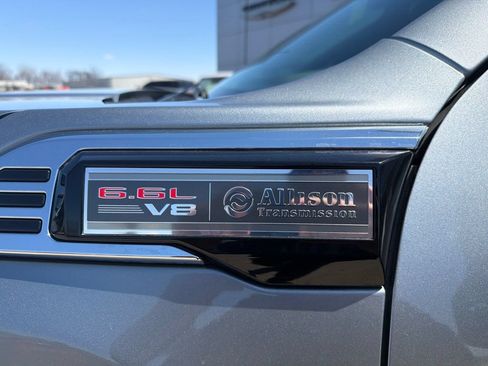 Used 2024 GMC Sierra 2500 SLT w/ SLT Premium Package AWD/4WD image 9