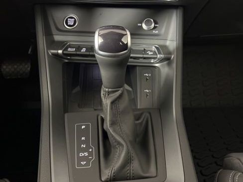 Used 2025 Audi Q3 2.0T Premium w/ Convenience Package image 24