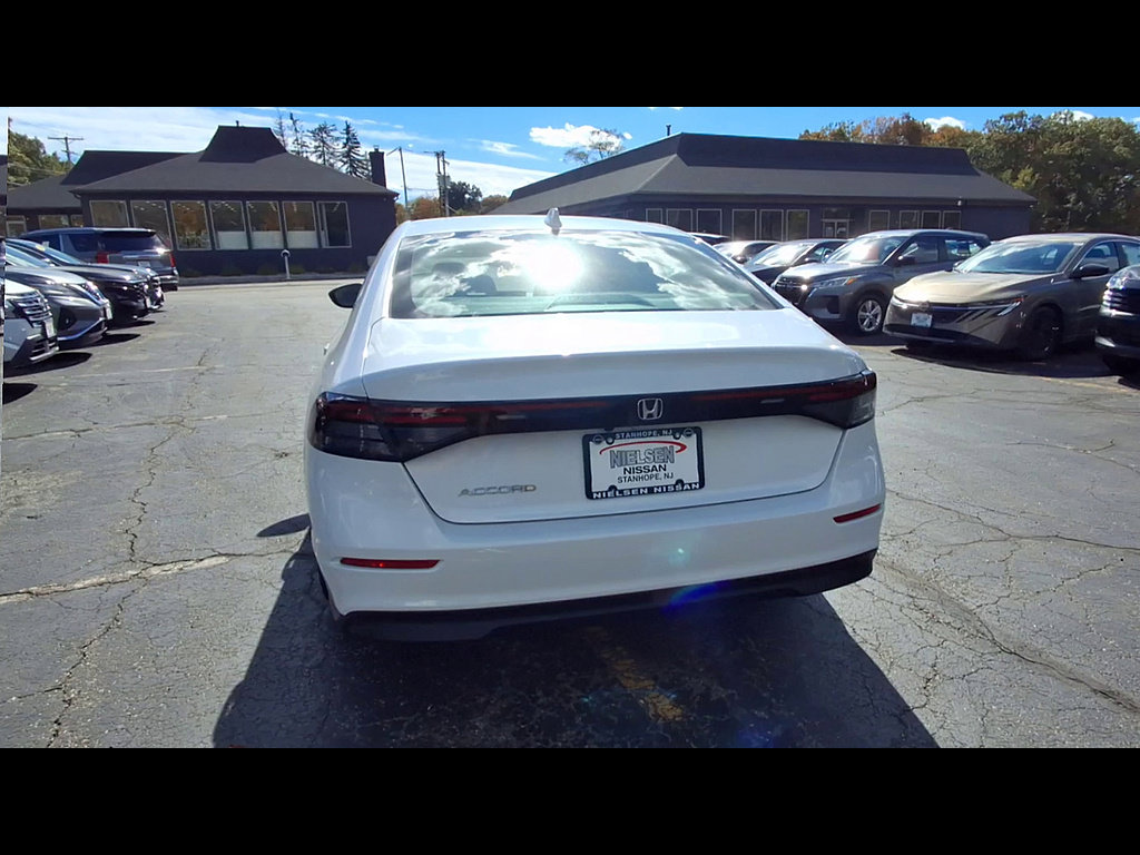 Used 2023 Honda Accord EX image 6